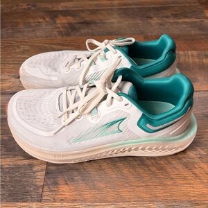 Altra Paragigm 7- Women’s size 8.5 Athletic Shoe